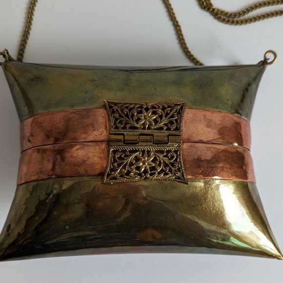 Vintage Gold Pillow Coin Purse - Picture 6 of 12